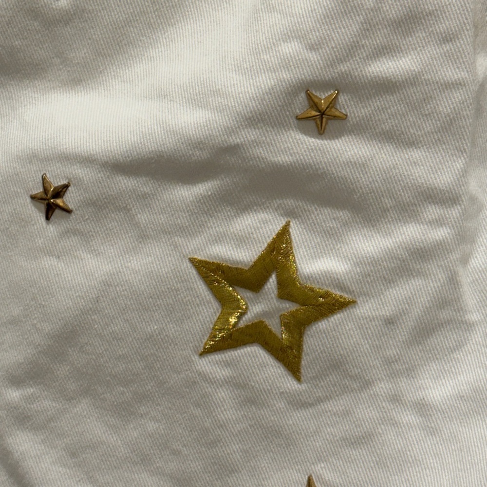 Vintage 90s White Gold Star Embellished, Embroidered Bermuda Shorts Fits Size 6 - Picture 3 of 4